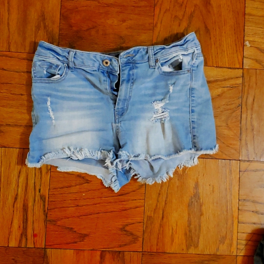Jean shorts.  Size L but fits like a M